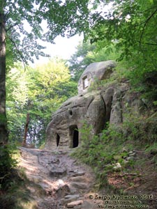 Львовская область. Розгирче. Фото. Возле скального монастыря (49°06'53"N, 23°42'01"E).