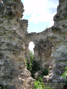 Закарпатская область, село Среднее. Фото. Руины замка тамплиеров изнутри.