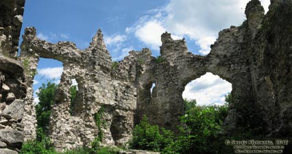 Закарпатская область, село Среднее. Фото. Руины замка тамплиеров изнутри.