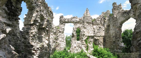 Закарпатская область, село Среднее. Фото. Руины замка тамплиеров изнутри.
