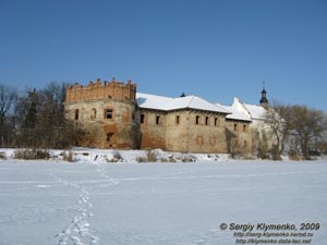 Подолье. Староконстантинов. Фото. Замок князей Острожских, 1561-1571 годы. Вид со льда речки Случ.