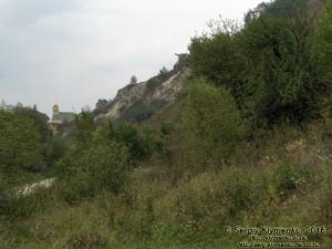 Львовская область. Село Стольско. Фото. Начало дороги к церкви (49°32'04"N, 24°04'44"E).