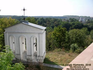 Тернопольская область, село Струсов. Фото. Колокольня храма Святого Николая монастыря василиан.