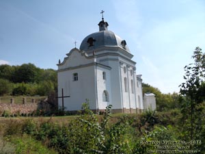 Тернопольская область, село Струсов. Фото. Храм Святого Николая монастыря василиан
(основан в XVI веке, отстроен в 1767-1774 годах).