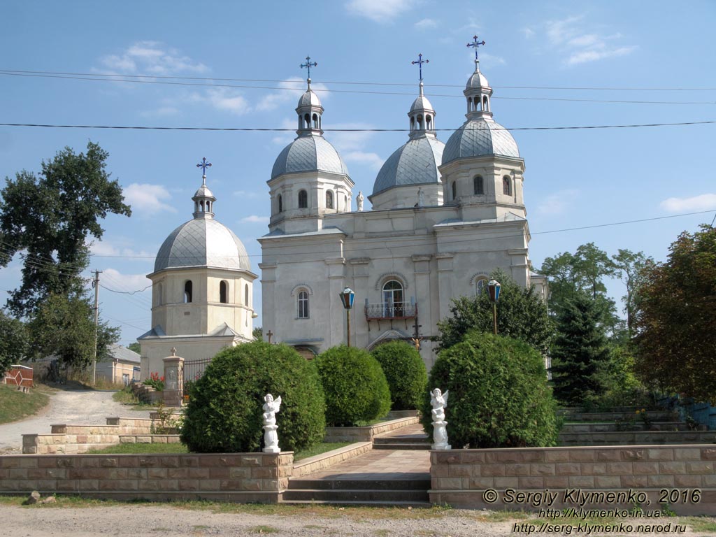 Тернопольская область, село Струсов. Фото. Греко-католический храм Св. Николая (1930 год).