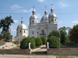 Тернопольская область, село Струсов. Фото. Греко-католический храм Св. Николая (1930 год).