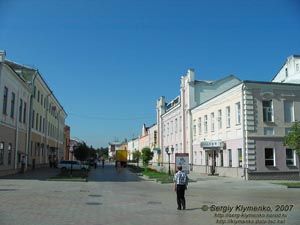 Сумы. Фото. Исторический центр города. По улице Соборная.
