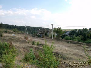 Тернопольская область, Сидоров. Фото. Сидоровский замок. Южная бастея замка с арочными воротами, вид изнутри замковой территории.
