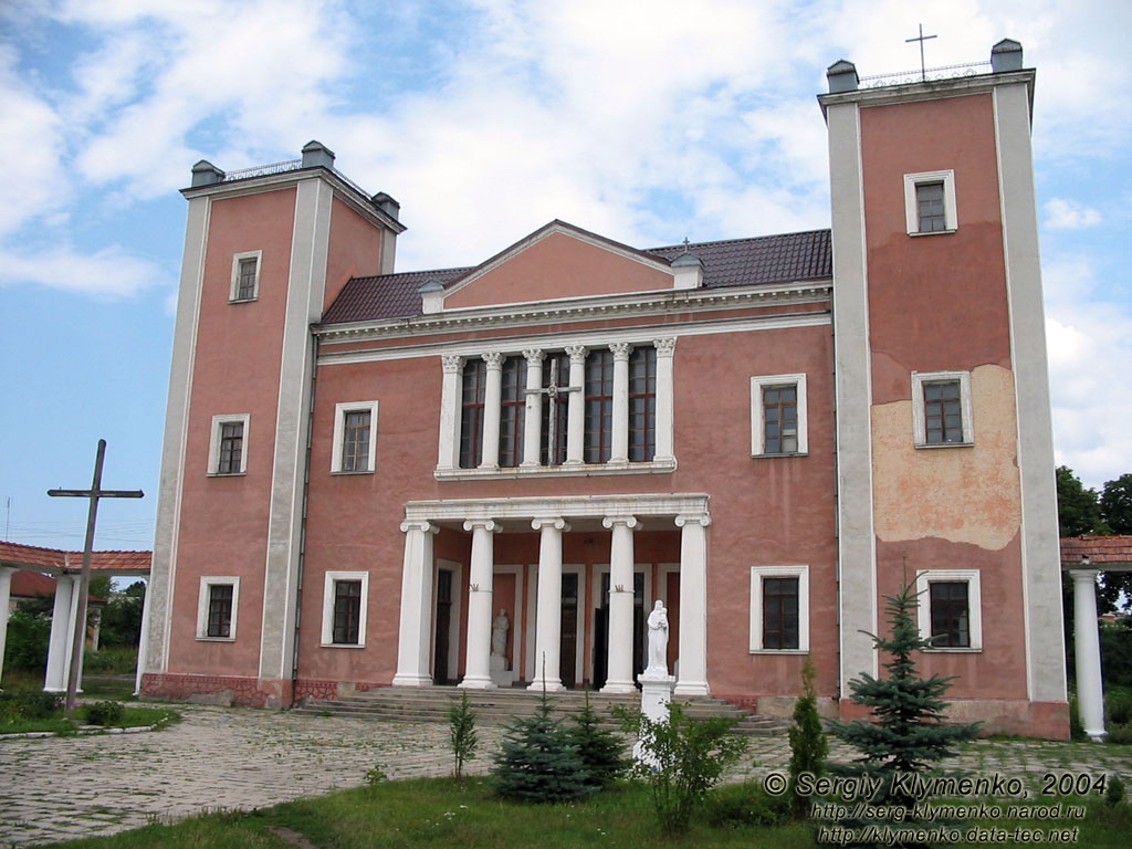 Подолье, Тернопольская область. Теребовля. Костёл св. Петра и Павла (1924-1928 годы).