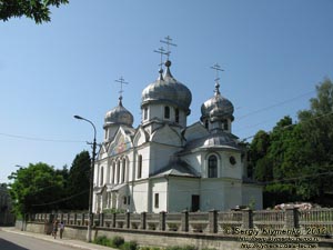 Львовская область. Город Турка. Фото. Храм Покрова Пресвятой Богородицы (1991 год).