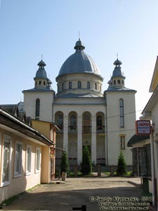 Львовская область. Город Турка. Фото. Храм Святых апостолов Петра и Павла (2004 год).