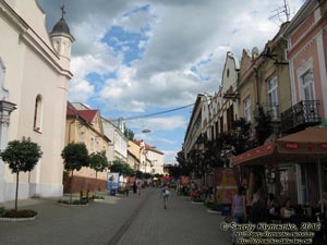 Ужгород. Фото. На улице А. Волошина.