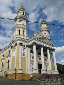Ужгород. Фото. Крестовоздвиженский кафедральный собор, XVII век.