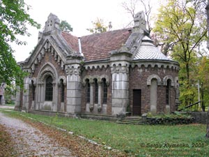 Винничина. Фото. Печора. Костел-мавзолей Потоцких-Свейковских (1904 год), спроектированный выдающимся архитектором В. Городецким.