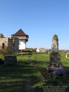 Винничина. Фото. Буша. Отстроенная башня крепости.