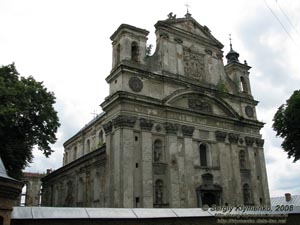 Волынь. Олыка. Фото. Троицкий костел (Коллегиальный), главный фасад.