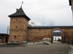 Волынь. Зимнее. Фото. Зимненский Свято-Успенский Святогорский ставропигиальный женский монастырь. Юго-западная оборонительная башня.