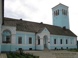 Волынь. Владимир-Волынский. Фото. Епископский дом и колокольня Успенского кафедрального собора («Дом с колокольней»), 1494 рік.