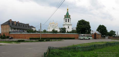 Волынь. Зимнее. Фото. Зимненский Свято-Успенский Святогорский ставропигиальный женский монастырь (вид снаружи).