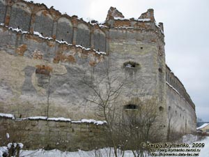 Львовская область. Старое Село. Фото. Замок в Старом Селе. Северо-западная башня замка. Вид снаружи.