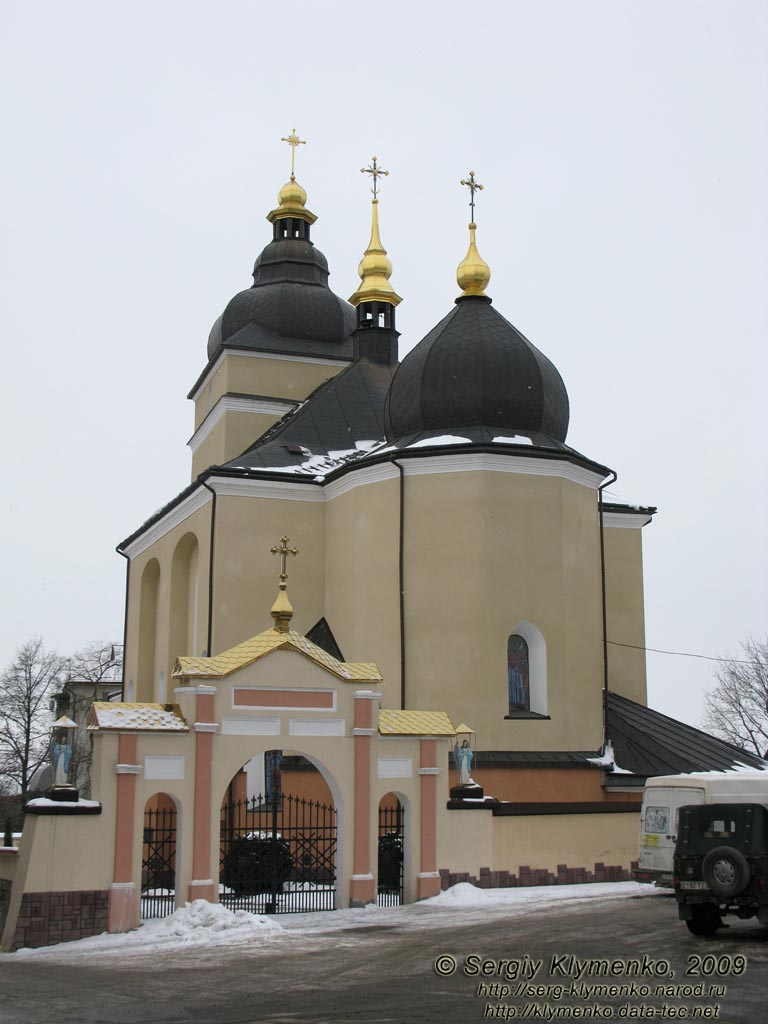 Ивано-Франковская область. Рогатин. Фото. Храм Рождества Пресвятой Богородицы, памятник архитектуры XII-XVIII веков (восточный фасад).