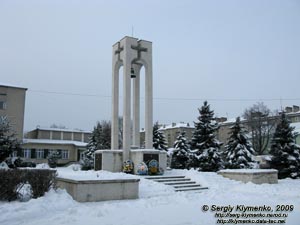 Ивано-Франковская область. Тысменица. Фото. Памятник Борцам за свободу Украины.
