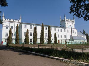 Тернопольщина. Село Белокриница (Кременецкий район). Фото. Юго-западный (парковый) фасад Белокриницкого дворца.
