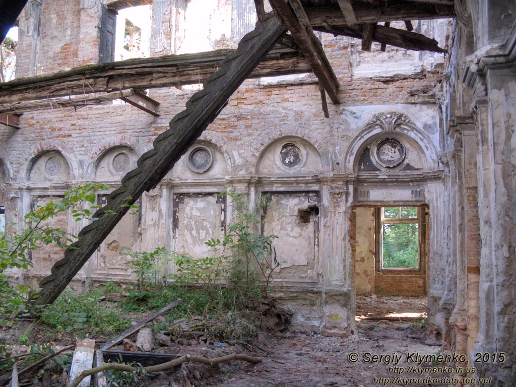 Львовщина. Село Тартаков. Фото. Дворец в Тартакове. Вид здания изнутри.