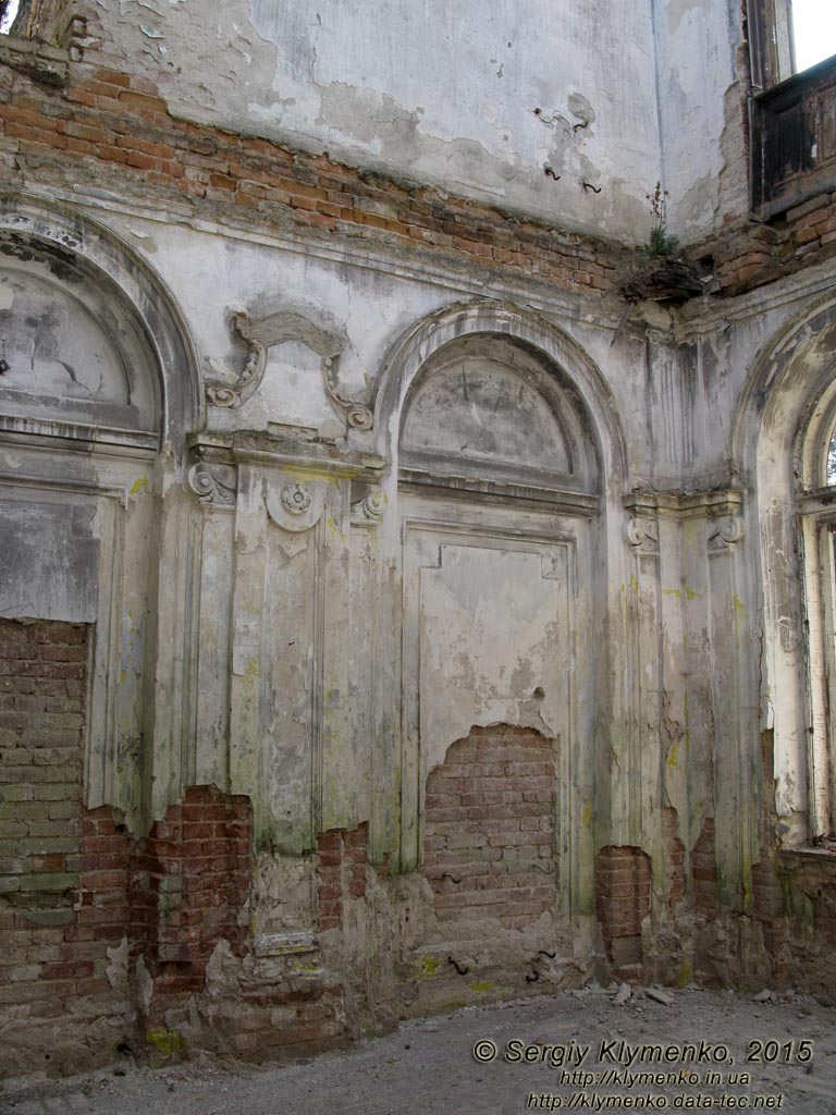 Львовщина. Село Тартаков. Фото. Дворец в Тартакове. Вид здания изнутри.