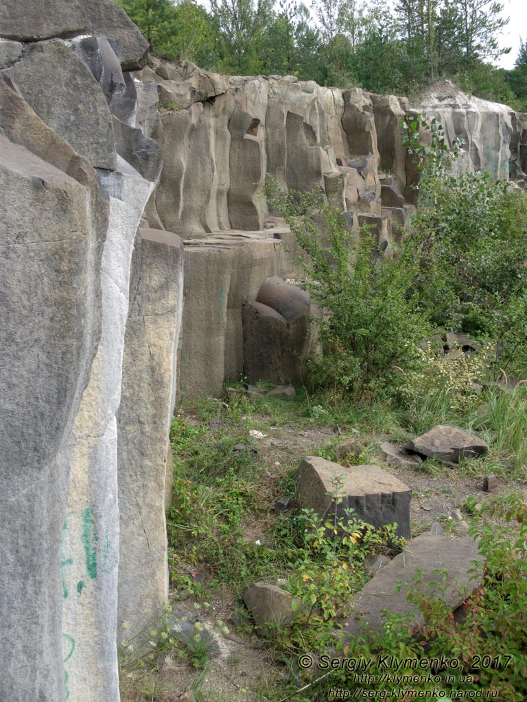 Ровенщина. Базальтовое. Фото. Базальтовые столбы.