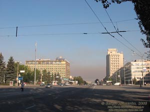 Запорожье. Фото. Площадь Фестивальная (бывшая Октябрьская) и проспект Соборный (бывший Ленина).