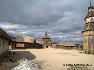 Хортица. Фото. Историко-культурний комплекс «Запорожская Сечь».