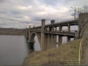 Запорожье. Фото. Мост им. Б.Н.Преображенского (через рукав «Новый Днепр»), вид с Хортицы.