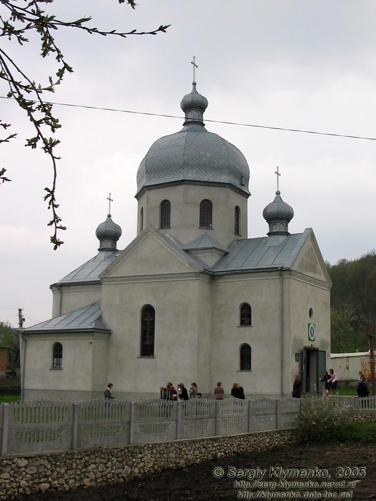 Подолье, Тернопольская область. Село Залужье (пригород современного Збаража). Церковь.