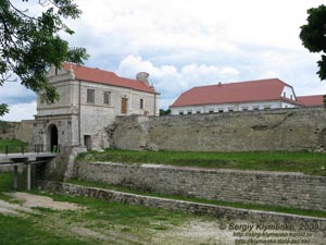 Збараж. Замок 1626-1631 гг. Внешние стены и главные ворота.