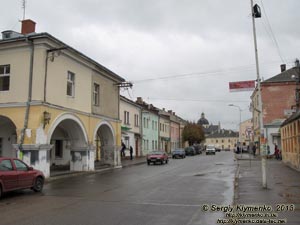 Жолква. Фото. По улице Львовская (вид от ворот Доминиканского монастыря).