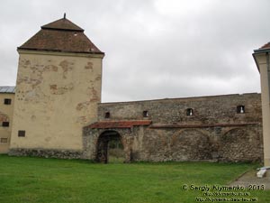 Жолква. Фото. Замок (1594 год), северная башня. Вид с Вечевой площади (бывшая площадь Рынок).