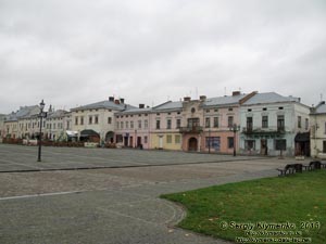 Жолква. Фото. Вечевая площадь (бывшая площадь Рынок). Жилая застройка XVII-XIX веков.