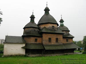 Жолква. Фото. Церковь Святой Троицы (1720 год).