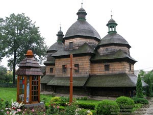 Жолква. Фото. Церковь Святой Троицы (1720 год).