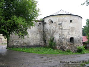 Жолква. Фото. Комплекс Доминиканского монастыря. Северо-восточная башня внешних оборонительных стен.