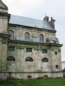 Жолква. Фото. Комплекс Доминиканского монастыря. Южный неф костела. Вид с запада.