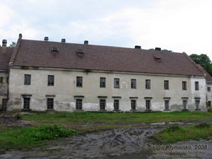 Жолква. Фото. Замок (1594 год), внутренний двор. Вид на юго-восточный корпус.