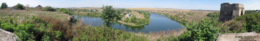 Подолье, Хмельницкая область. Жванец. Фото. Панорама (~240°) речки Жванчик и части территории Жванецкого замка. Вид с бывшего советского ДОТ-а «Линии Сталина».