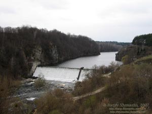 Фото. Житомир. Вид на речку Тетерев с холма, на котором установлен монумент Вечной Славы.