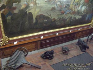 Львовская область. Золочев. Фото. Золочевский замок. В музее. Экспозиция, посвящённая батальной тематике.