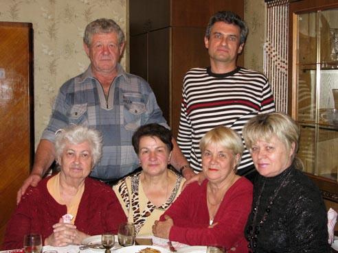 Роман Хлебанов, Сергій Клименко, Жанна Хлебанова, Олена Хлебанова, Лариса Мілент`єва (Хлебанова) и Алла Сухадольська (Хлебанова), 24 вересня 2010 року